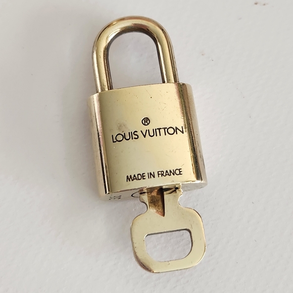 Louis Vuitton 316 Gold Lock and Key - Picture 2 of 3